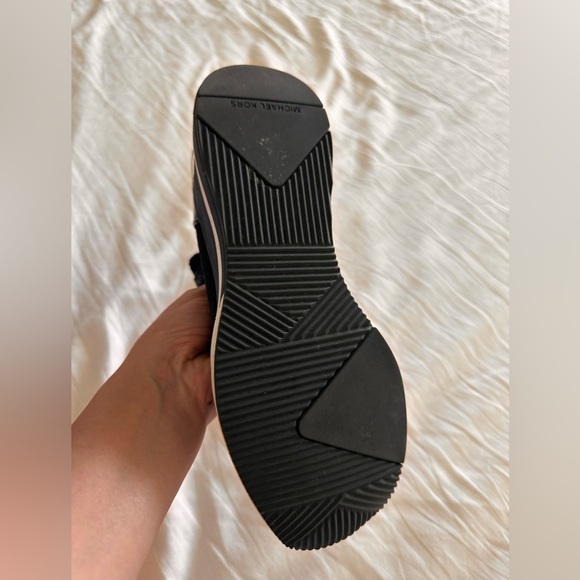 Beautiful Michael kors sneakers, excellent condition, Almost like new - Picture 5 of 10